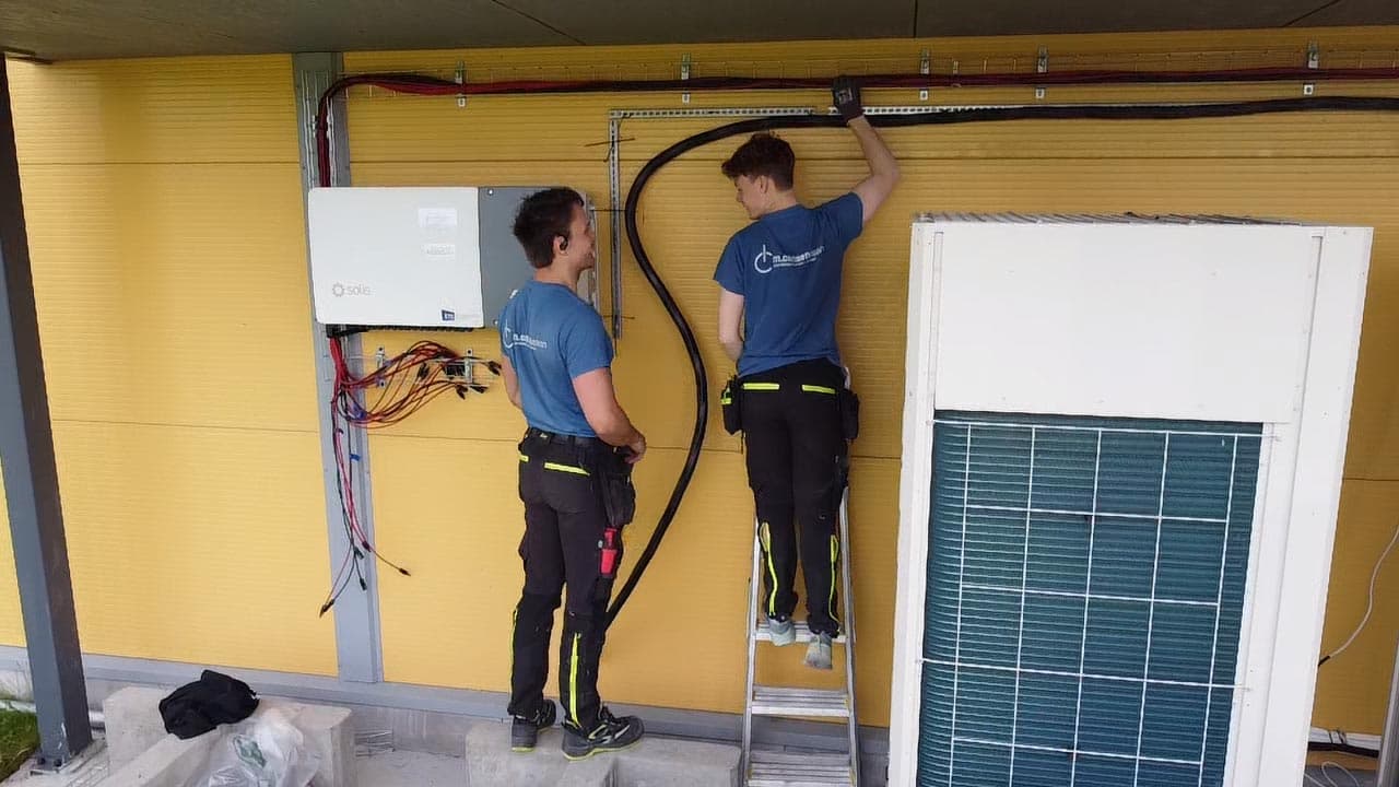 Solcelleanlegg på Demas as_montering